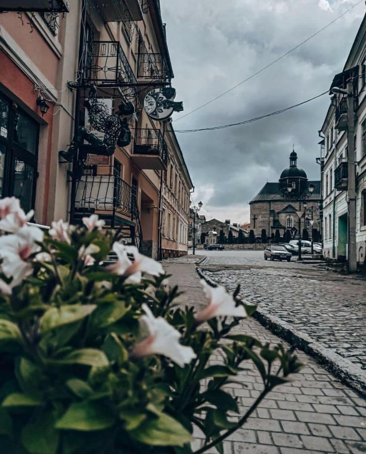 Квартира В Центрі Старого Міста З Окремим Входом Kamianets-Podilskyi Exterior foto
